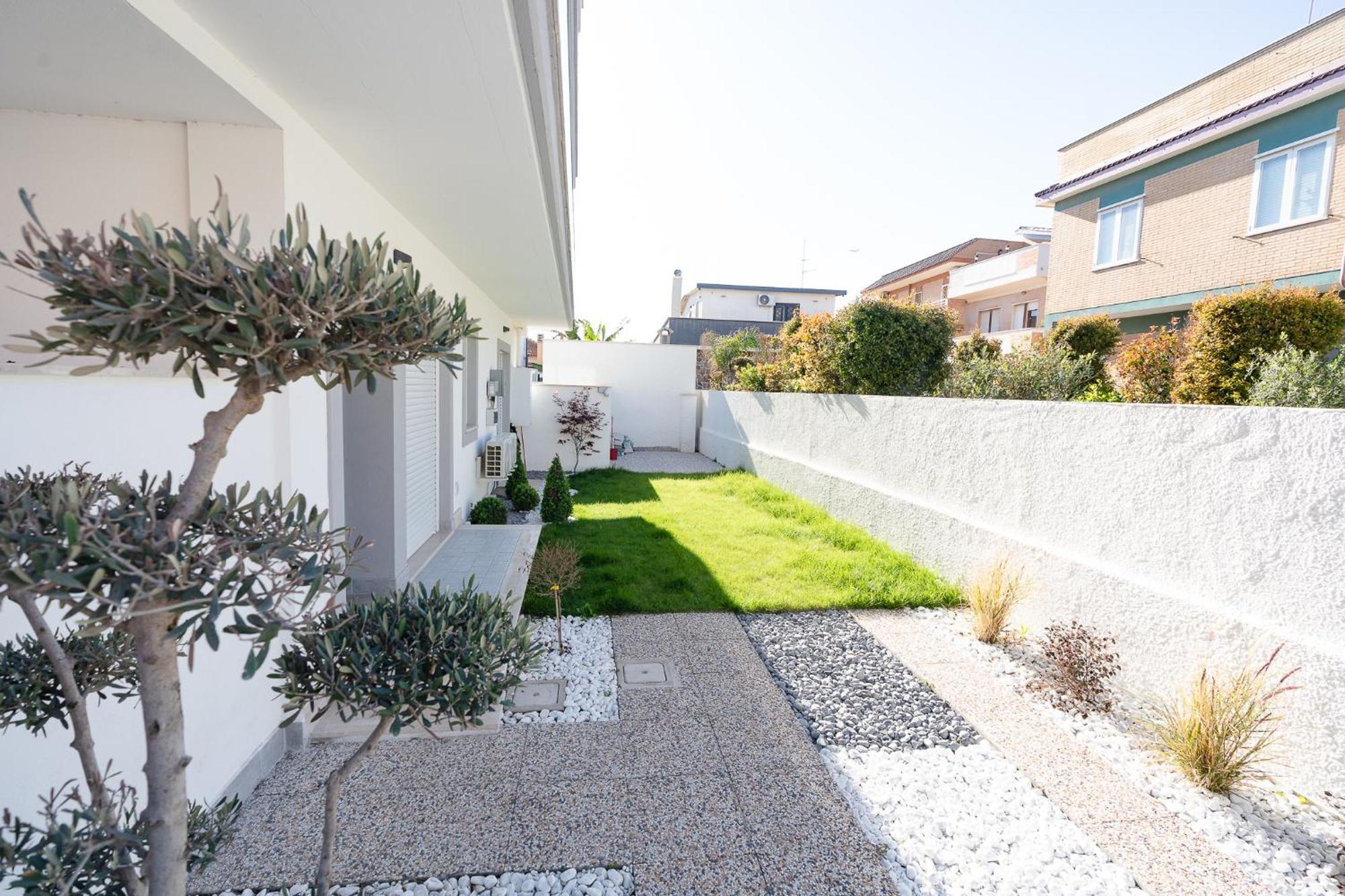 Airport Noa Modern Home Фьюмичино Экстерьер фото